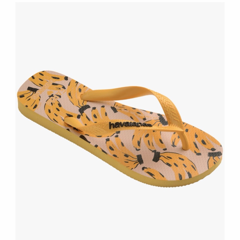 Havaianas x Farm Rio flip flops. NWOT.